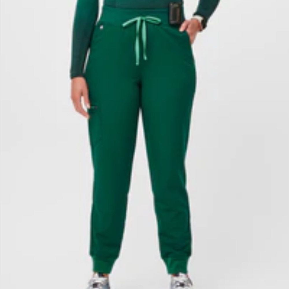 NEVER WORN figs size medium high waisted zamora joggers hunter green